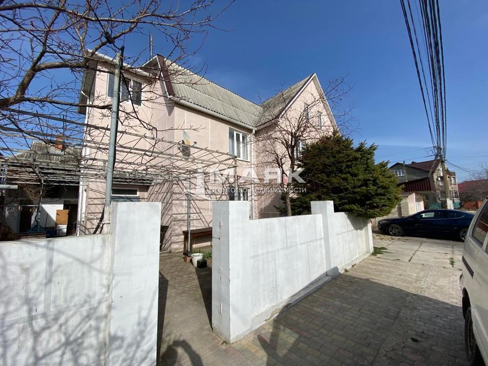 Дом 305.3 кв.м на участке 4 сот