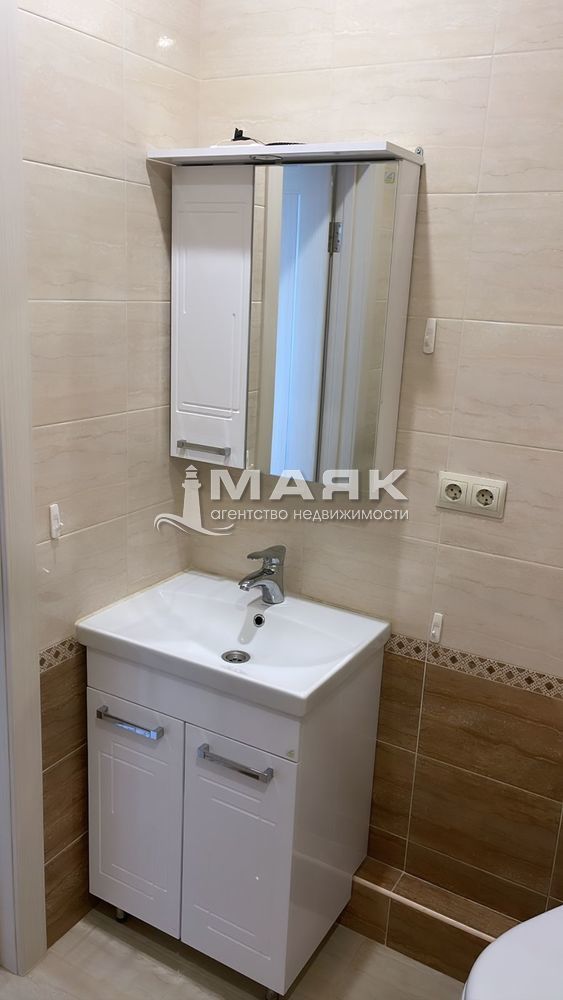 2-к. квартира 58.6 кв.м, 4/8