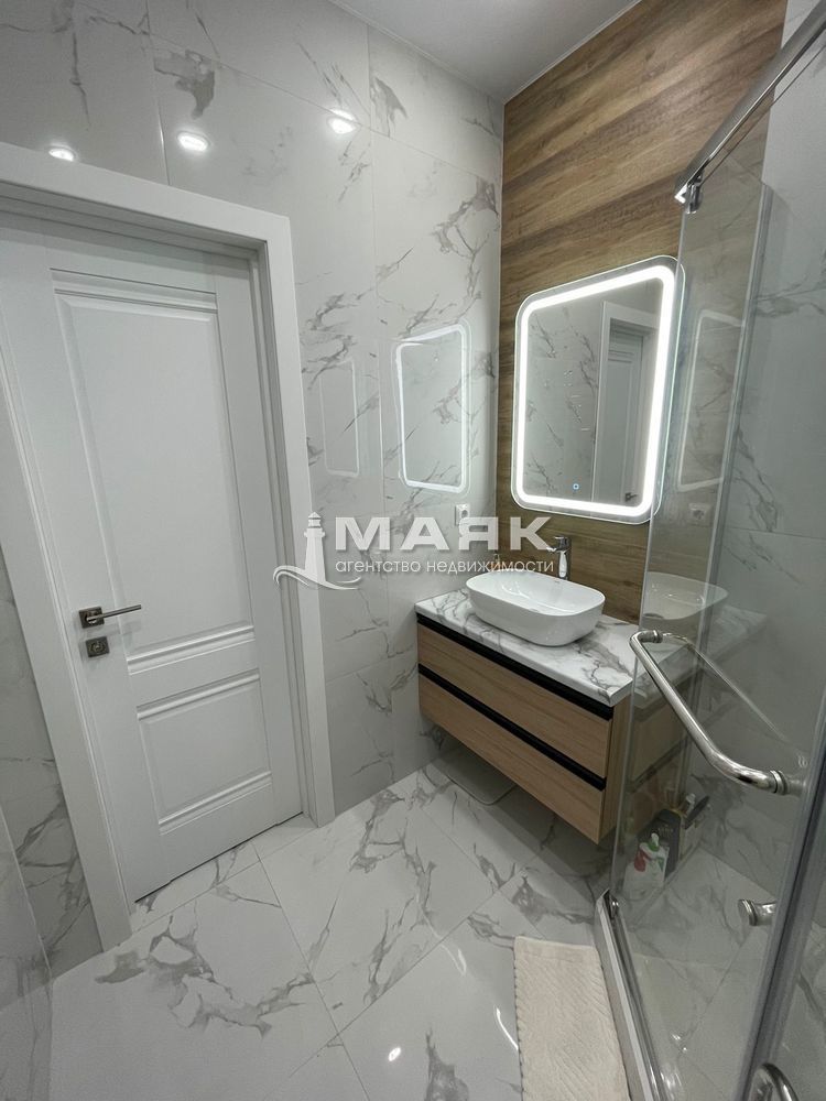 2-к. квартира 72 кв.м, 5/13