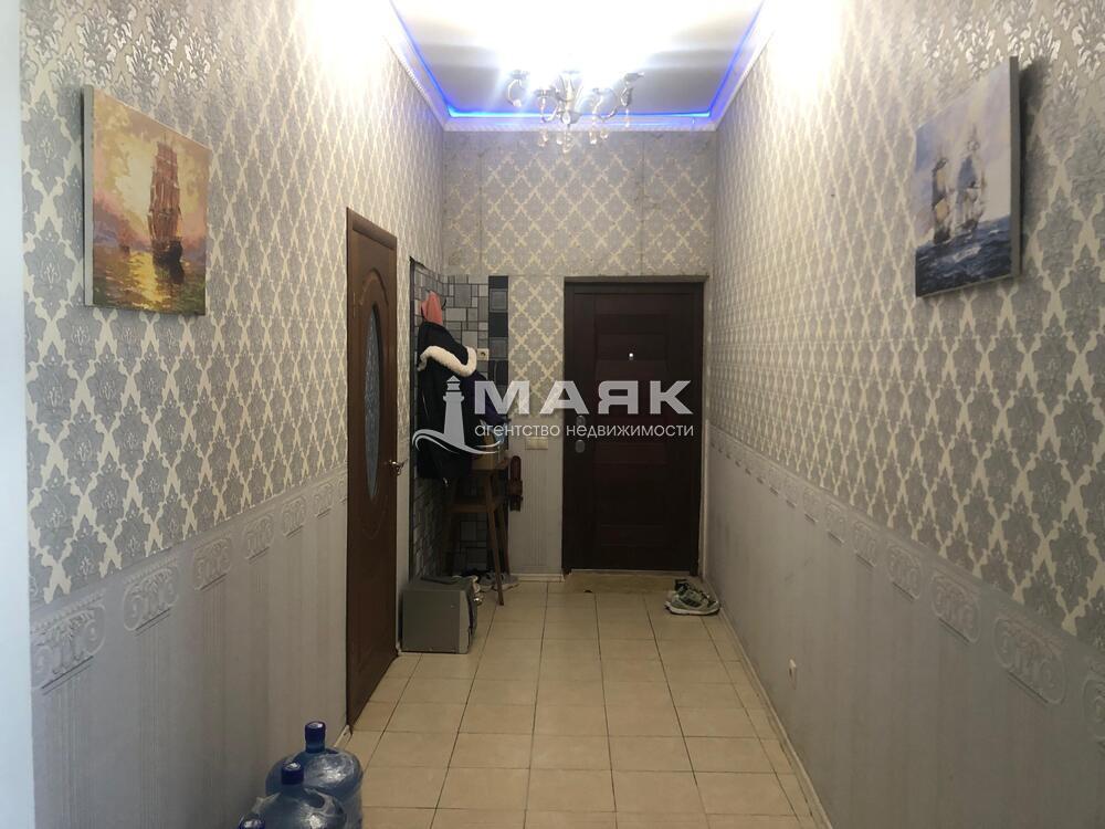 Дом 220 кв.м на участке 8 сот