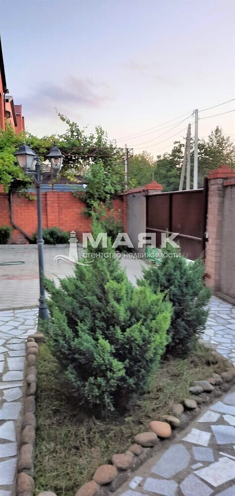 Дом 413 кв.м на участке 8 сот