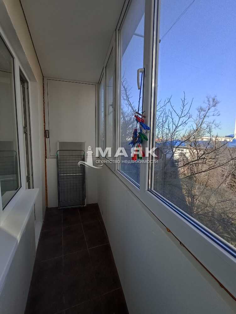 2-к. квартира 54 кв.м, 2/9