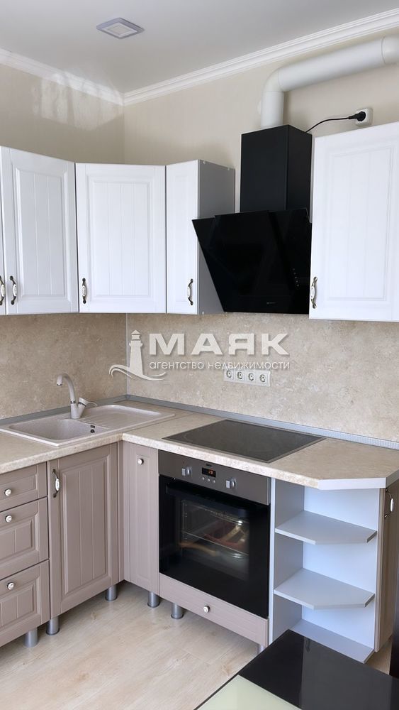 2-к. квартира 58.6 кв.м, 4/8