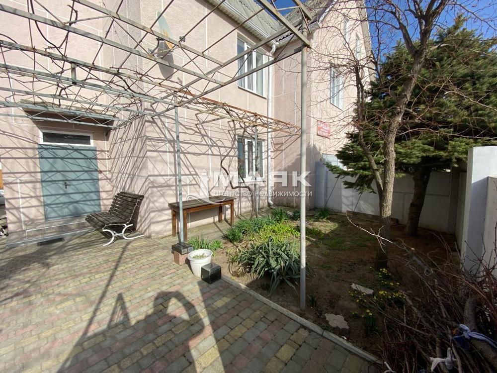 Дом 305.3 кв.м на участке 4 сот