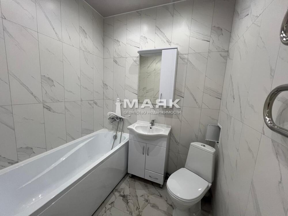 2-к. квартира 68 кв.м, 10/13