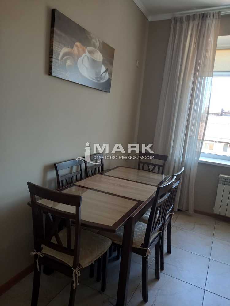 2-к. квартира 68 кв.м, 4/6
