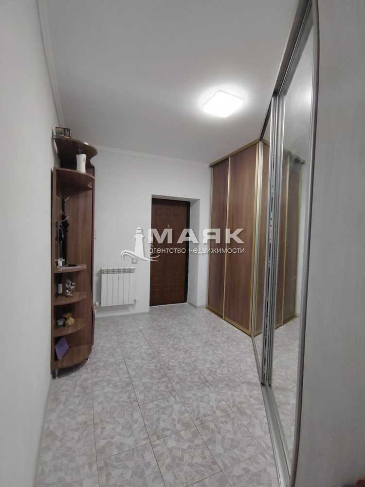 2-к. квартира 80 кв.м, 4/5