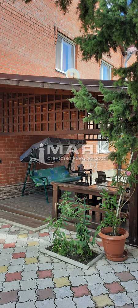 Дом 413 кв.м на участке 8 сот