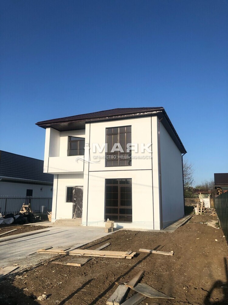 Дом 174 кв.м на участке 6 сот