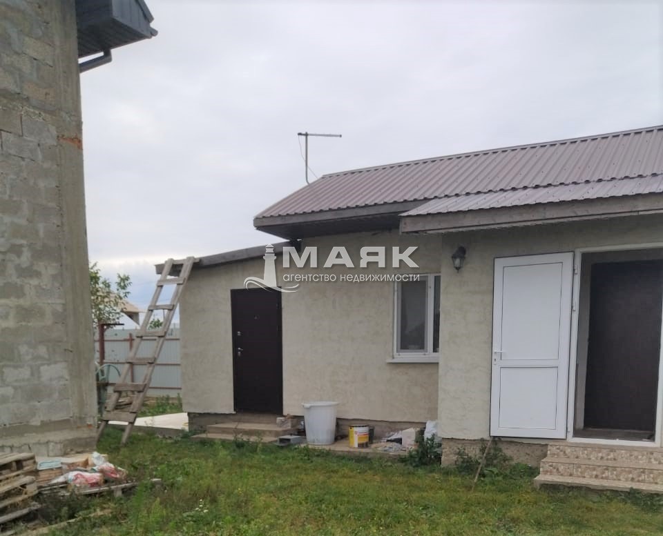 Дом 200 кв.м на участке 6 сот