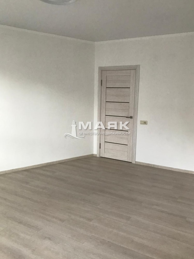 2-к. квартира 74.5 кв.м, 6/8