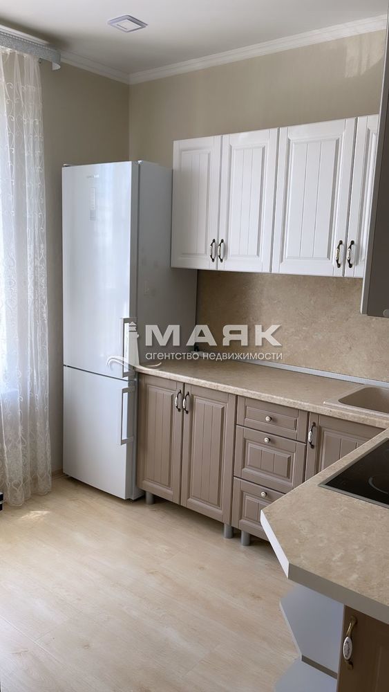 2-к. квартира 58.6 кв.м, 4/8