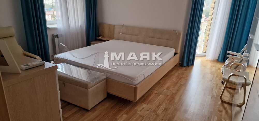 Дом 738.1 кв.м на участке 10 сот