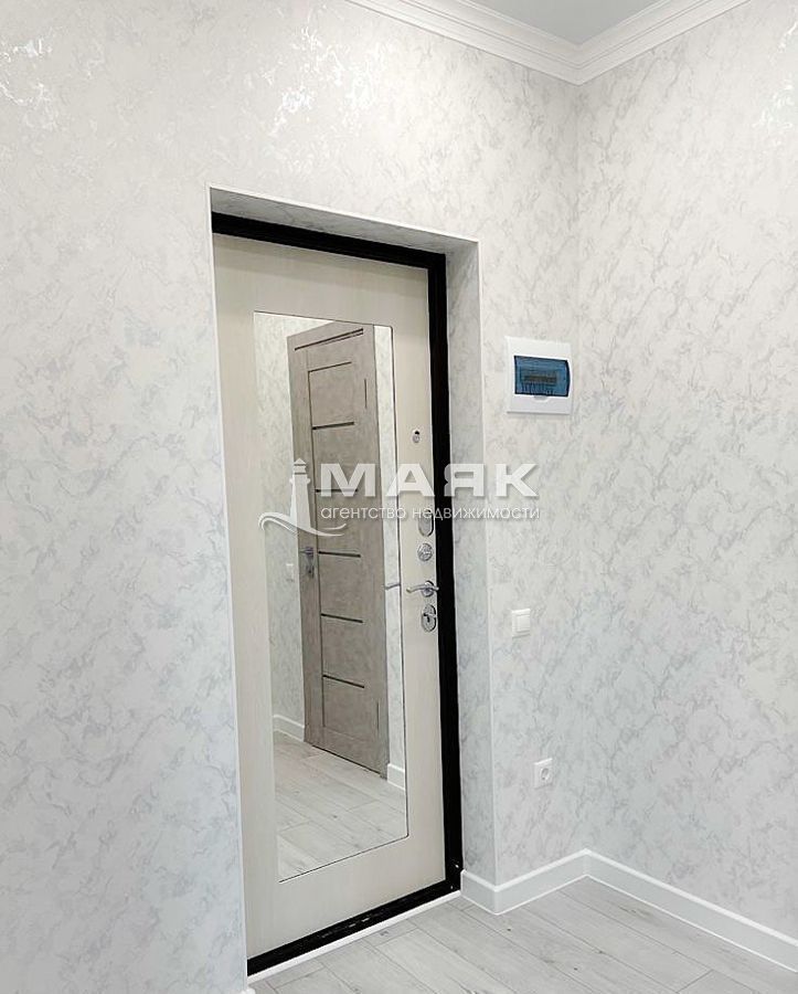 1-к. квартира 37.4 кв.м, 3/8