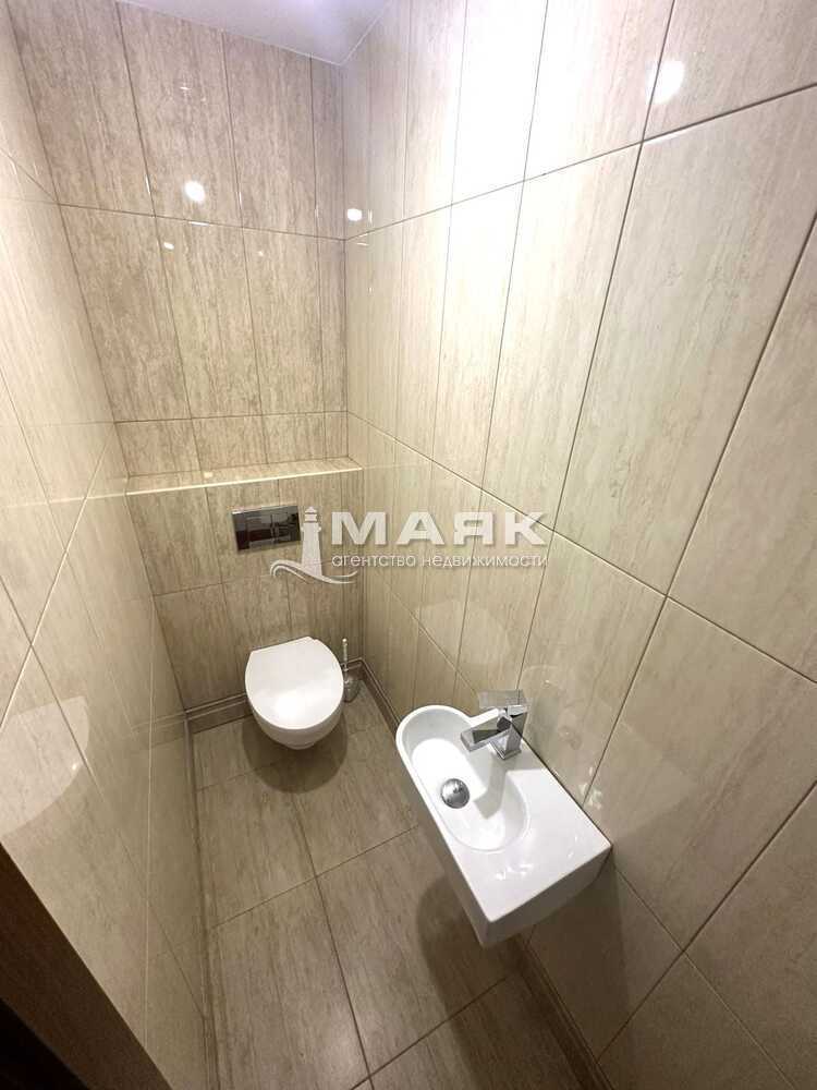 2-к. квартира 92 кв.м, 3/14