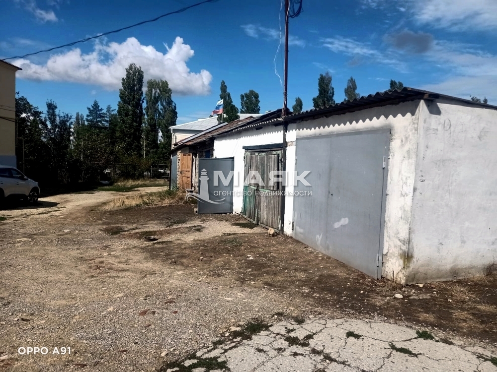 3-к. квартира 70 кв.м, 1/2