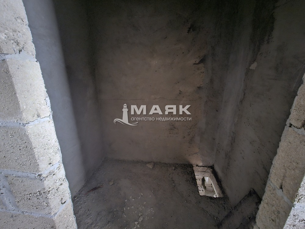 1-к. квартира 68 кв.м, 1/3