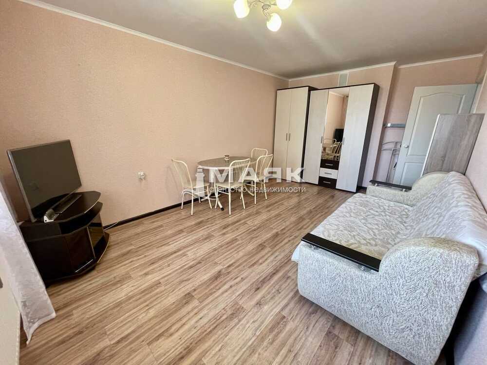 1-к. квартира 32 кв.м, 8/16