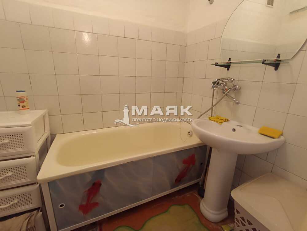 2-к. квартира 54 кв.м, 2/5