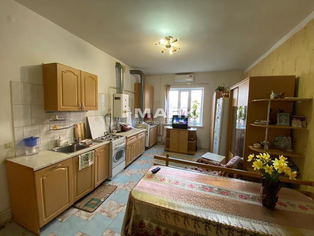 Дом 305.3 кв.м на участке 4 сот