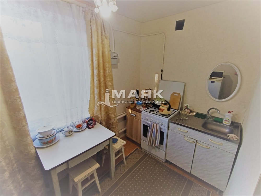 2-к. квартира 44 кв.м, 1/2