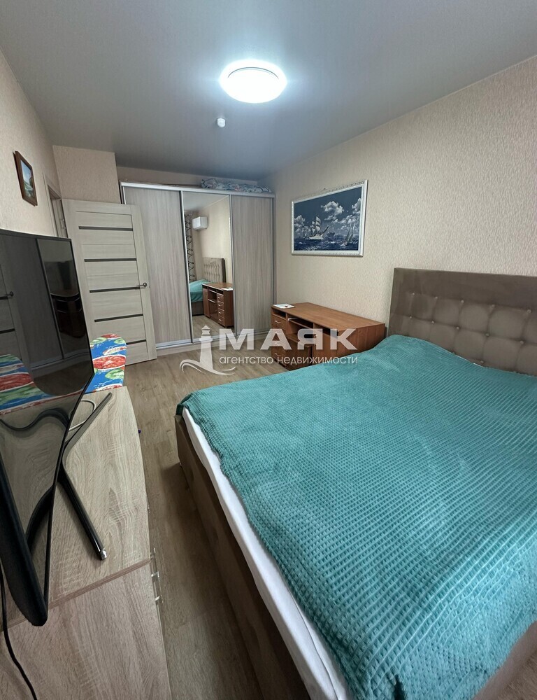 1-к. квартира 37 кв.м, 2/4