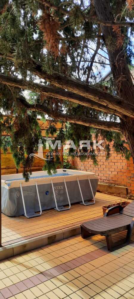 Дом 413 кв.м на участке 8 сот