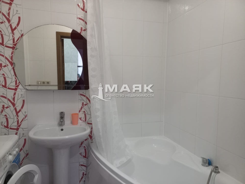 1-к. квартира 42 кв.м, 8/9