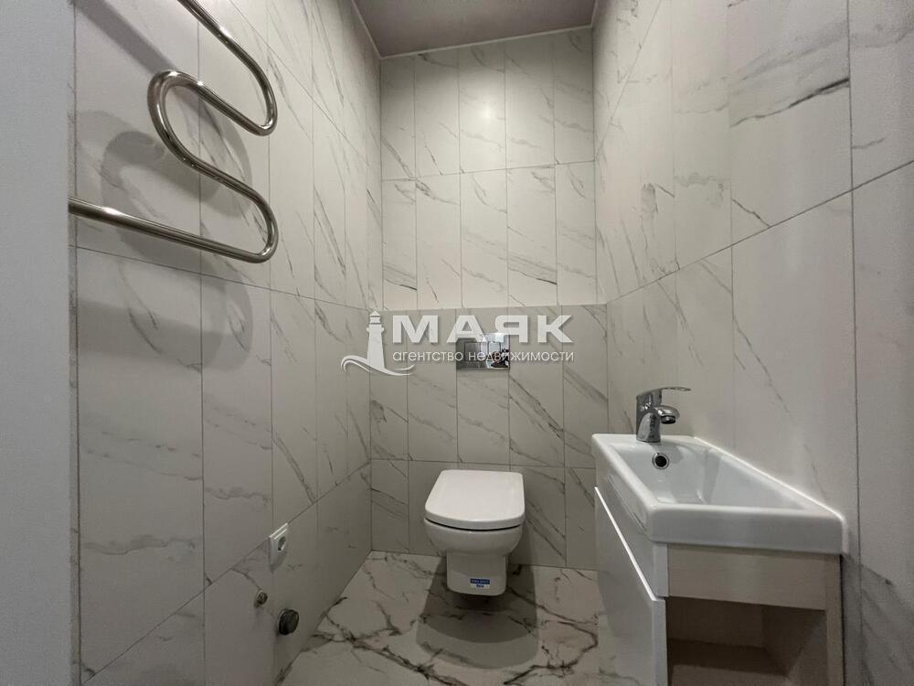 2-к. квартира 68 кв.м, 10/13