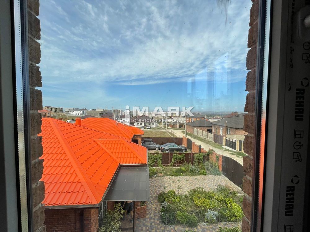 Дом 269 кв.м на участке 5.5 сот