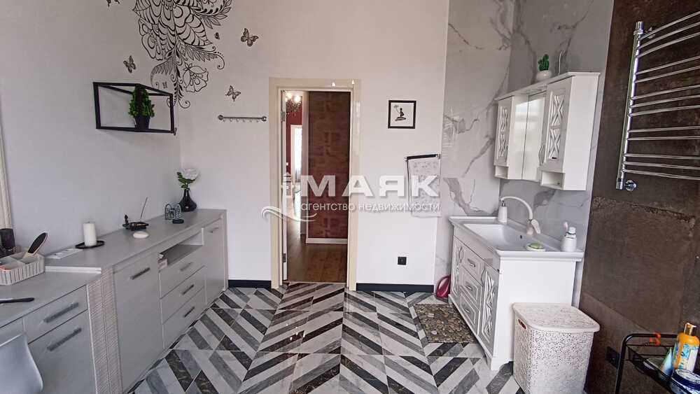 Дом 248 кв.м на участке 22 сот