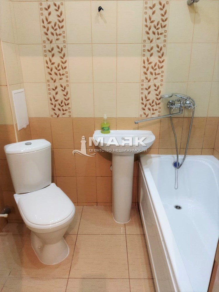 1-к. квартира 37.4 кв.м, 4/4