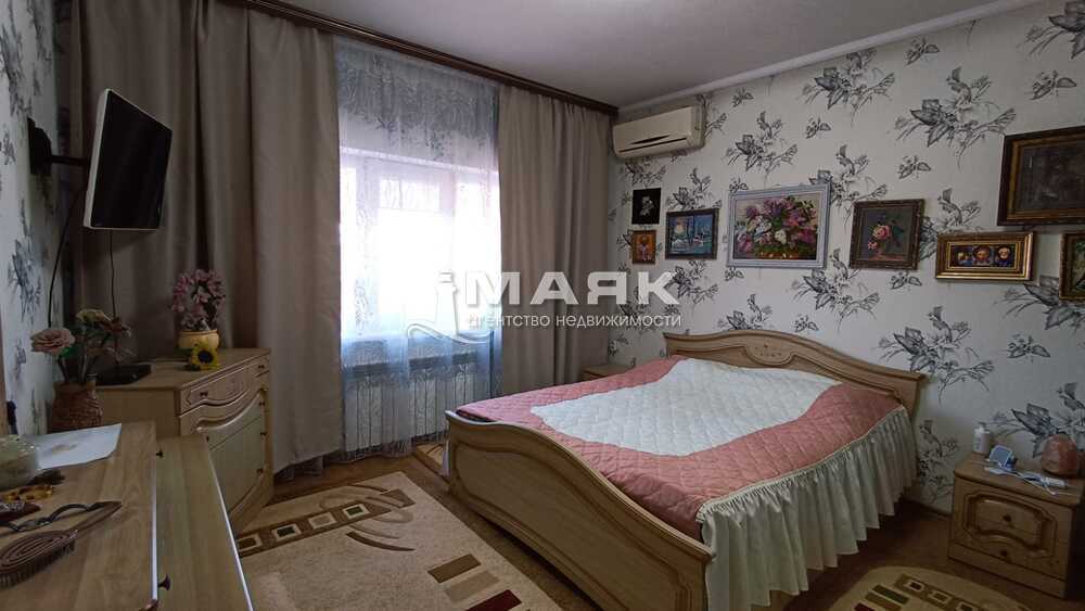 Дом 161.9 кв.м на участке 5 сот