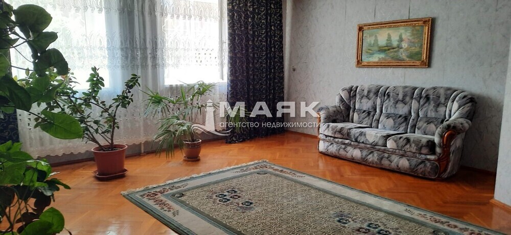 Дом 413 кв.м на участке 8 сот