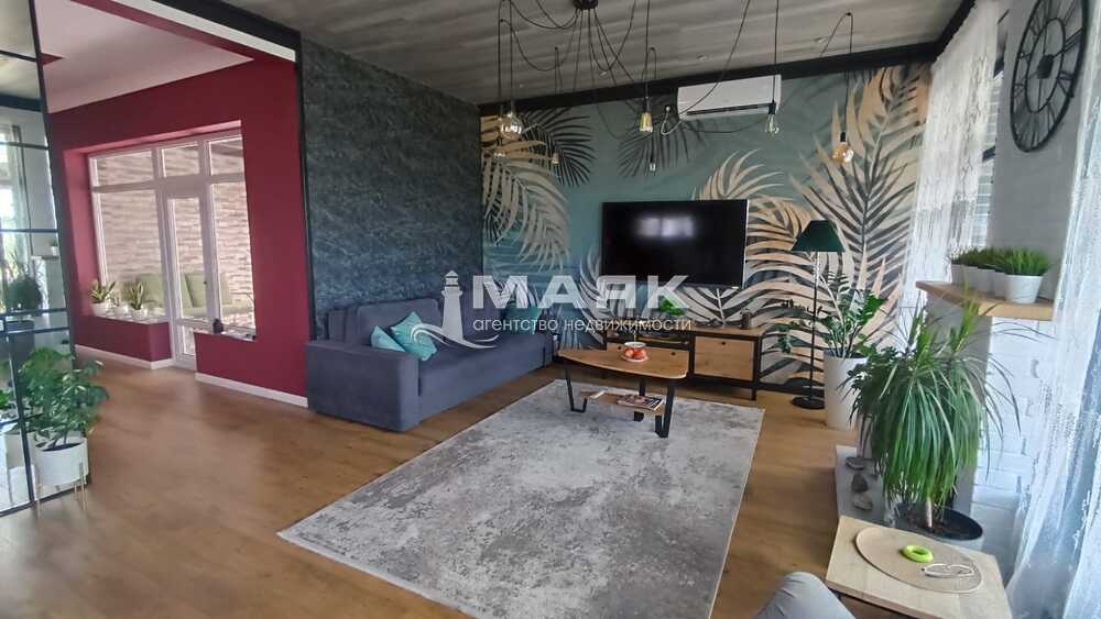 Дом 248 кв.м на участке 22 сот