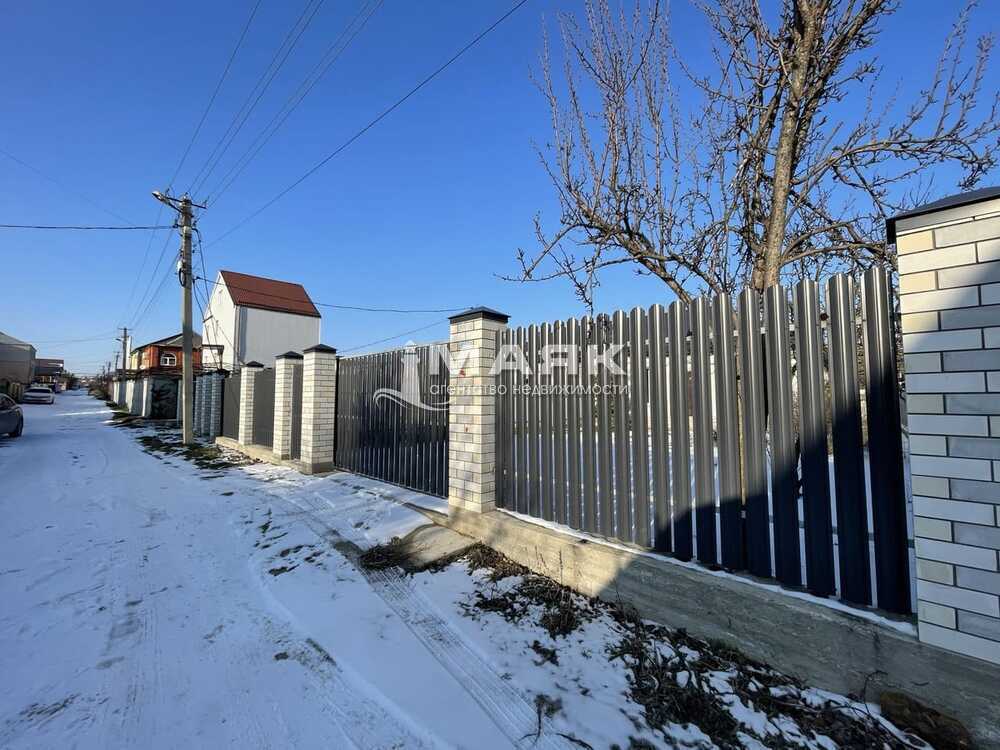 Дом 100 кв.м на участке 4 сот