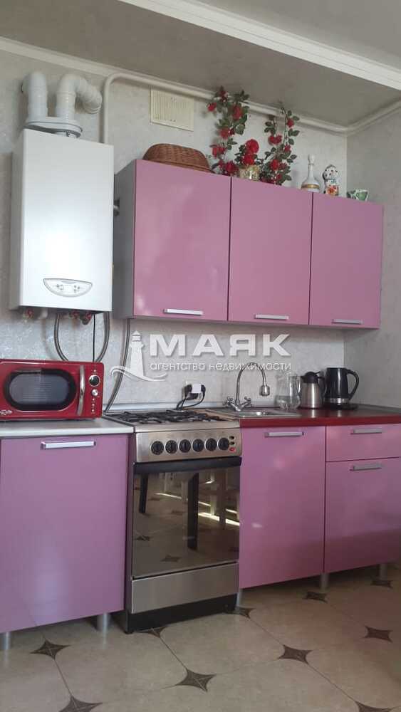 1-к. квартира 42 кв.м, 2/9