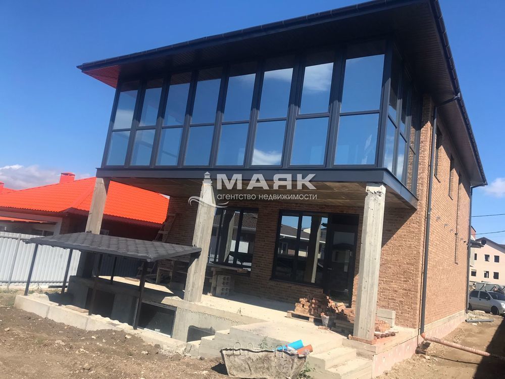 Дом 269 кв.м на участке 5.5 сот