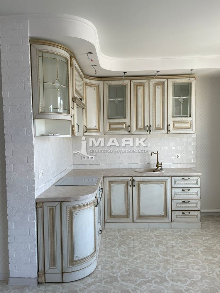 3-к. квартира 86.3 кв.м, 4/8