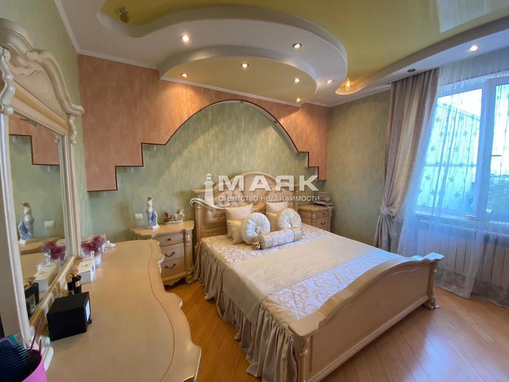 Дом 519 кв.м на участке 10 сот