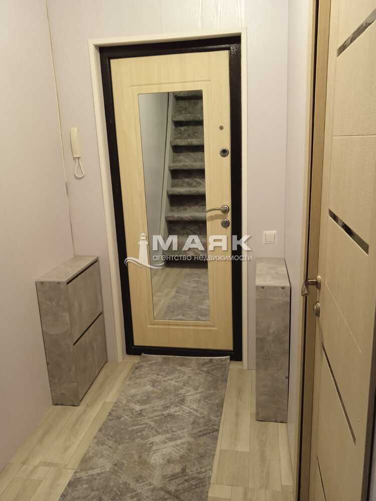 2-к. квартира 67.3 кв.м, 3/3