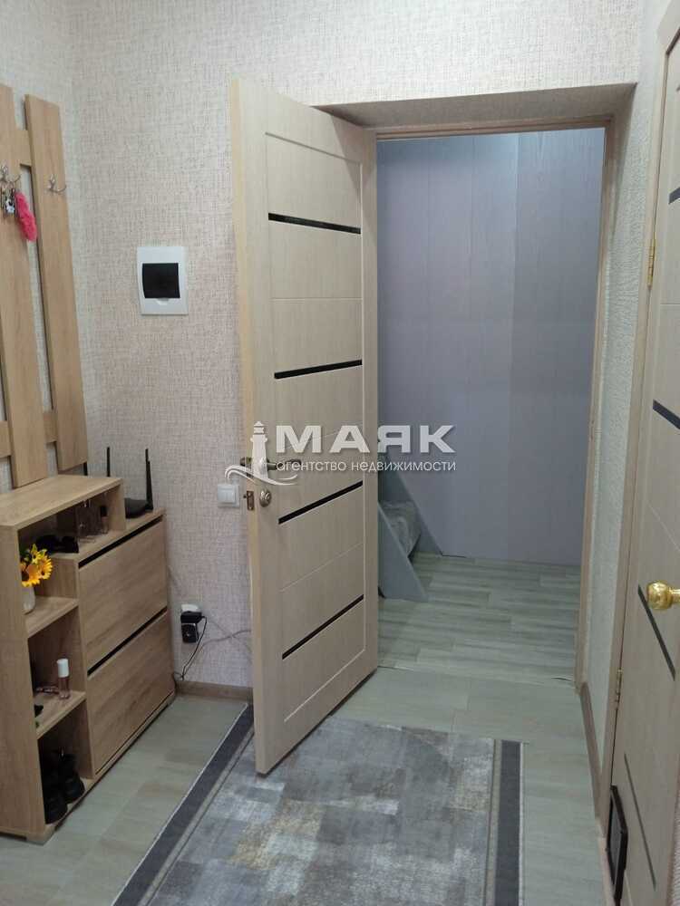 2-к. квартира 67.3 кв.м, 3/3