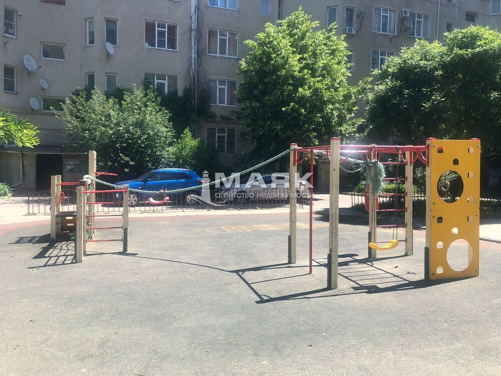 1-к. квартира 43.7 кв.м, 4/8