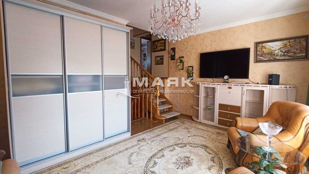 Дом 161.9 кв.м на участке 5 сот