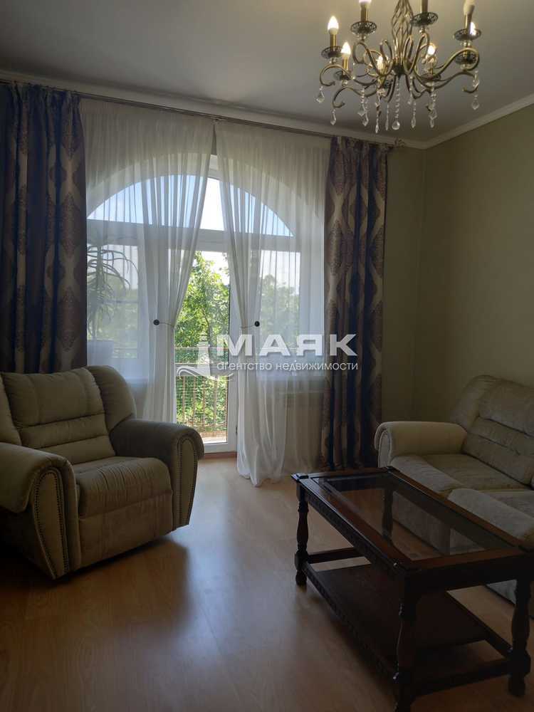 2-к. квартира 68 кв.м, 4/6