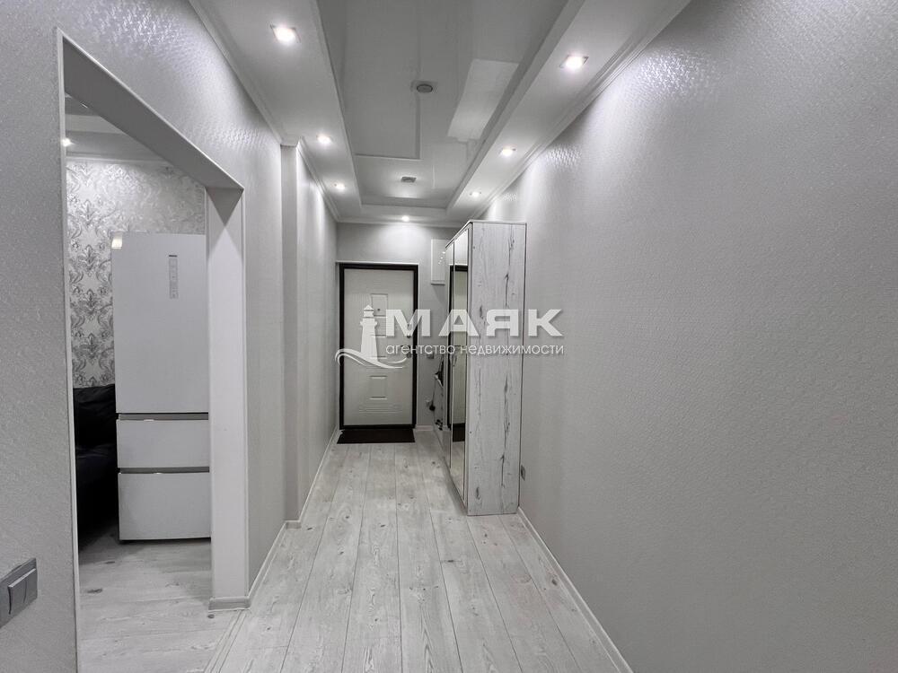 2-к. квартира 68 кв.м, 1/9