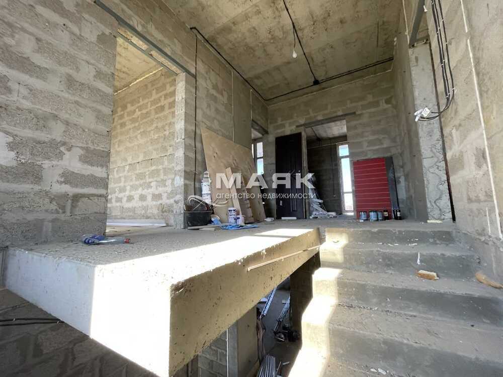 Дом 179 кв.м на участке 6 сот
