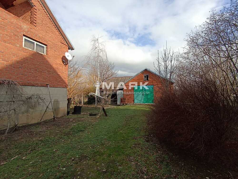 Дом 250 кв.м на участке 19 сот