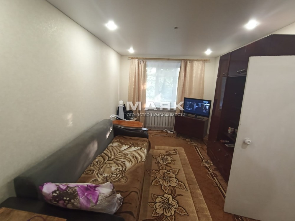 2-к. квартира 44 кв.м, 1/2