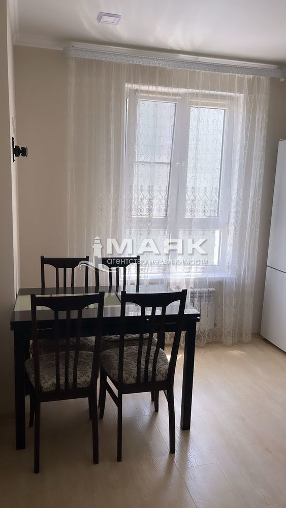 2-к. квартира 58.6 кв.м, 4/8